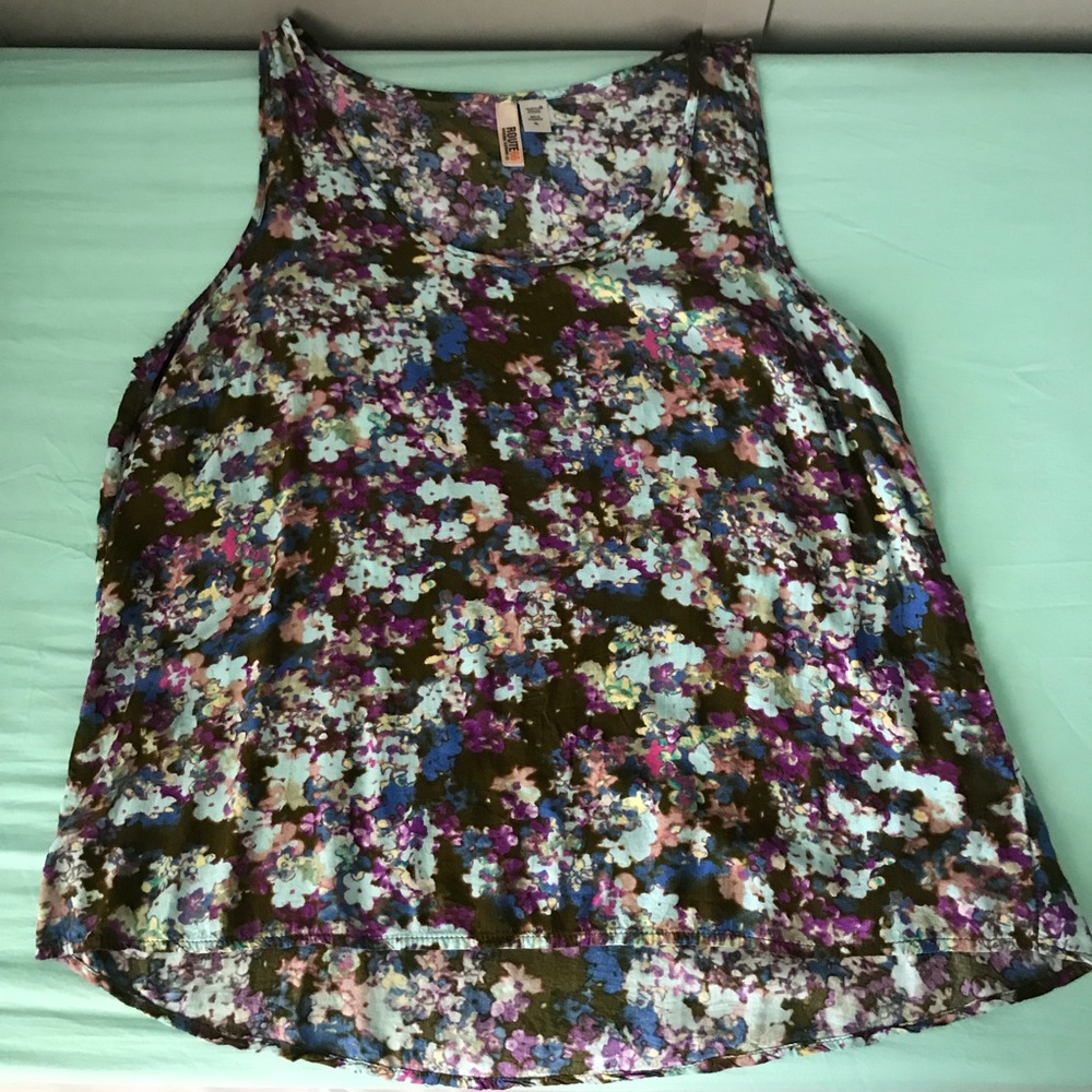 🔵3/$10🔵 Women’s Floral Sleeveless Blouse